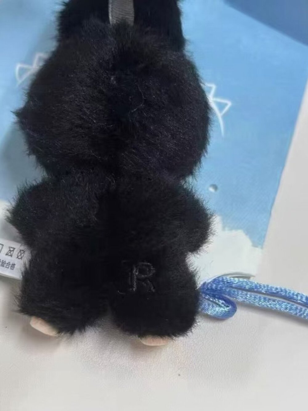 Authentic Labubu 4.0 Pin for Love Letter R | Cheap Clearance Price Ready to Ship - Picture 4 of 4